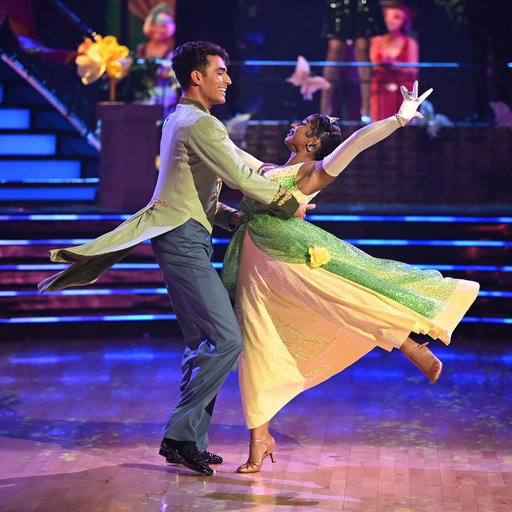 What’s full of flavor and fun? Jordan and Ezra’s #DisneyNight Quickstep inspired by Tiana’s Bayou Adventure 🐸👑🩷 #DWTS #Disneyland70