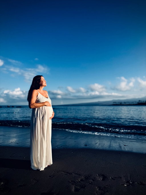 FamilyBaby Moon/family trip/ twilight at Mauna Lani featuring Manoa DNA/ Golf/ vacation —>

Hawaii island for the weekend…

Lauren is now 27 weeks pregnant with baby boy 🫃🏽

Last clip sums up the trip.