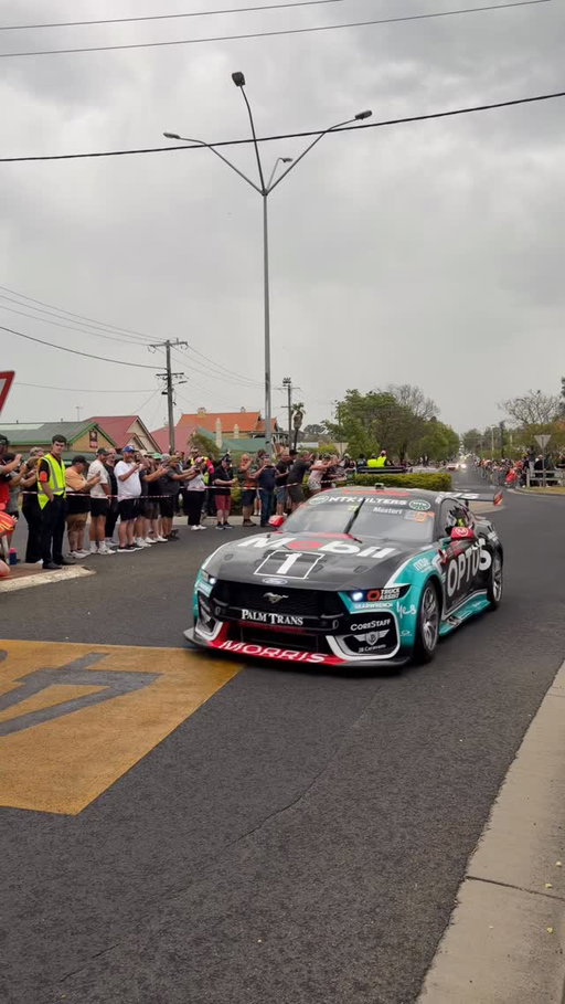 The boys are back in town 😮‍💨🎵

#motorsport #supercars #australiansupercars #racing #cars #australia #bathurst #bathurstsupercars #scbathurst2025