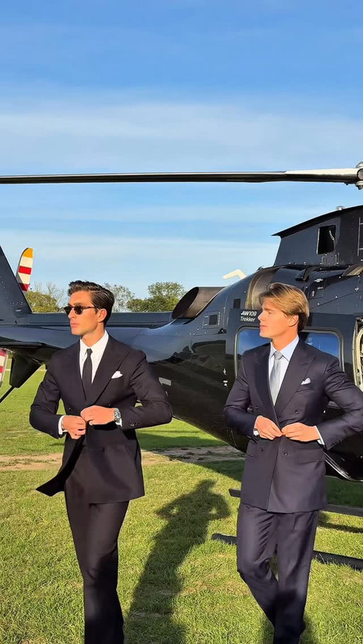 Christian grey and his best wingman @devonbroughton 😂

Will’s suit @suitsupply 
Devon’s Suit @gieveslondon 

#style @castleairgroup