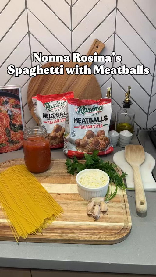 If loving spaghetti + meatballs is basic, then call us basic. 🍝💋 Nonna says some things never go out of style.