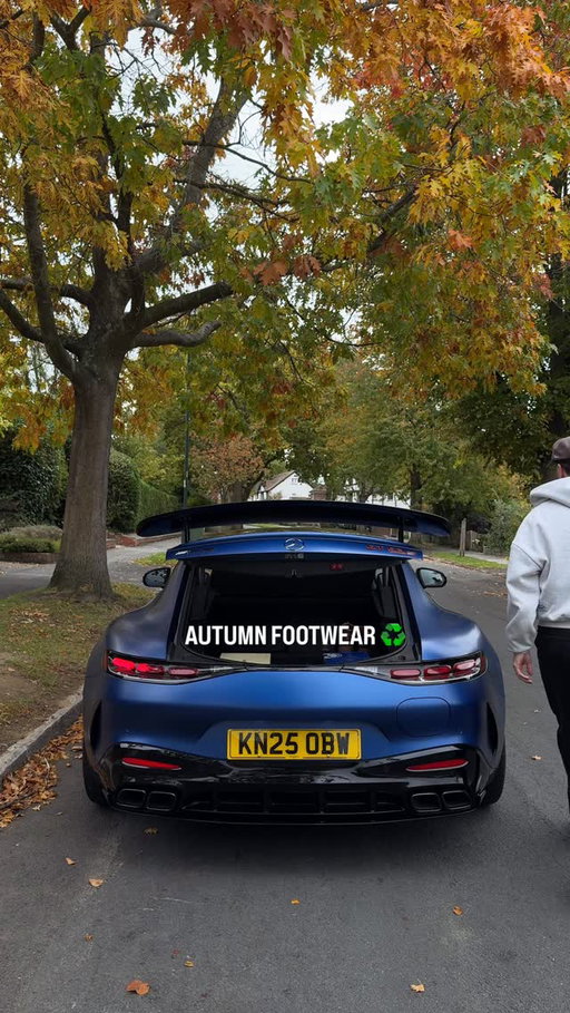 Had to dust off a few boots for the season ♻️👟 @mercedesbenzuk 

#sneakerhead #sneakers #sneakeraddict #autumnvibes🍁