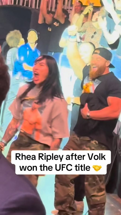 WWE superstar Rhea Ripley showed her support for Alexander Volkanovski after he became a two-time featherweight champion 🏆 (via @brobible) 

Stream Crown Jewel on the ESPN App this Saturday at 8 AM ET