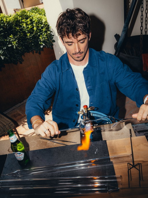 When you don’t have a glass for your Peroni Nastro Azzurro 0.0%... make one