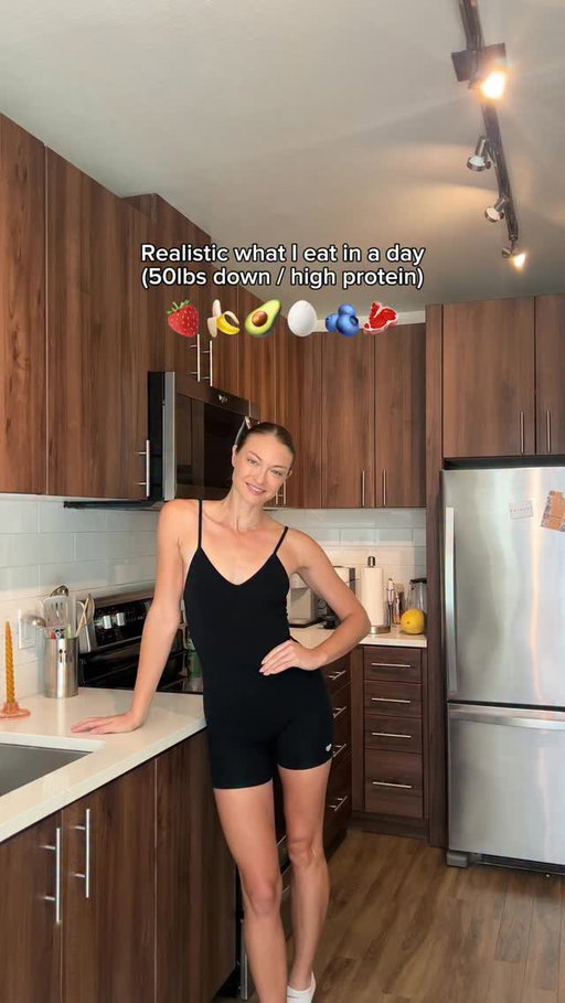 Everything I ate today 🫶🏼

Protein Coffee:
1/2 a vanilla protein shake
Almond Milk
Double shot espresso

Oatmeal:
I get the maple brown sugar flavor :)
+ the low sugar option

Egg & Cheese Bites:
Triscuits (original flavor)
Cottage Cheese
Hard Boiled Egg
-Hot sauce optional!

Smoothie:
Sambazon Acai packet
Whey isolate protein powder
Banana
Peanut Butter
Mixed Berries
Almond Milk
Alani Greens

Taco Turkey Bowl:
Ground Turkey (with taco seasoning)
Tomato
Cottage Cheese
Avocado

Stuffed Dates:
Medjool Dates
Peanut Butter
Chocolate Chips

#whatieatinaday #highprotein #seattlelife #foodinspo #smoothierecipes #highproteinmeals #transformation #weightlossjourney
