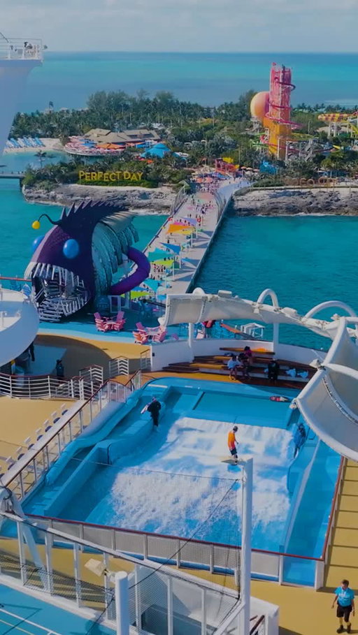 Trade sweater weather for better weather. 🌴⁣
⁣
📍 Wonder of the Seas, sailing short getaways from Miami