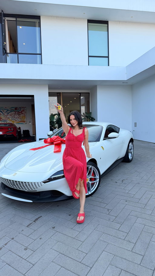 new vlog is up 🥳🕺