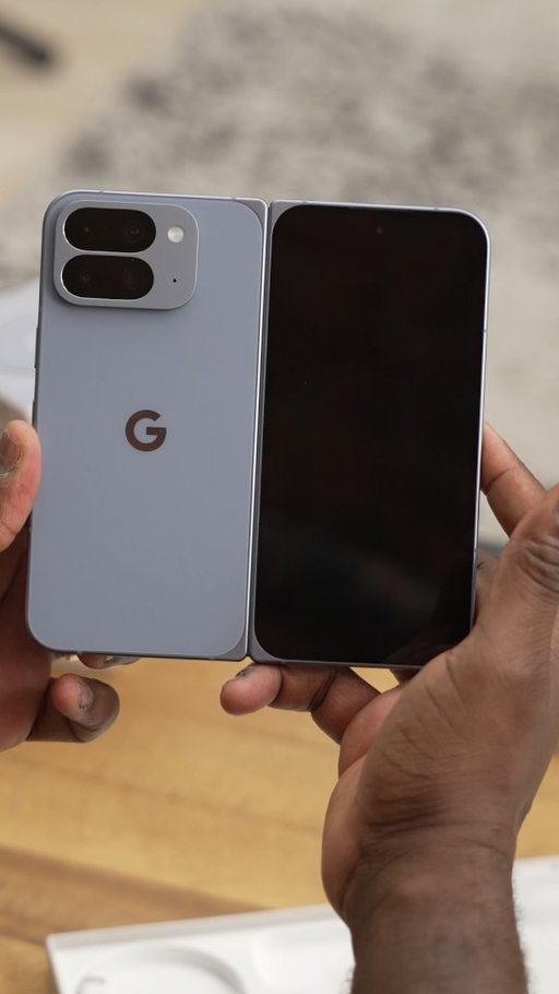 Pixel 10 Pro Fold Unboxing!

#pixel10profold #unboxing #googlepixel #google #reels #reelsinstagram #booredatwork