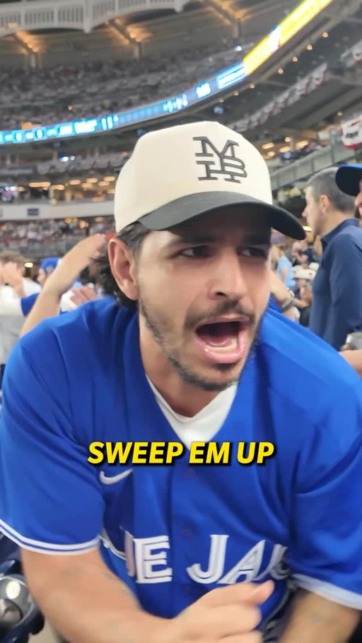 Chirping Yankees fans at Yankees stadium 😂