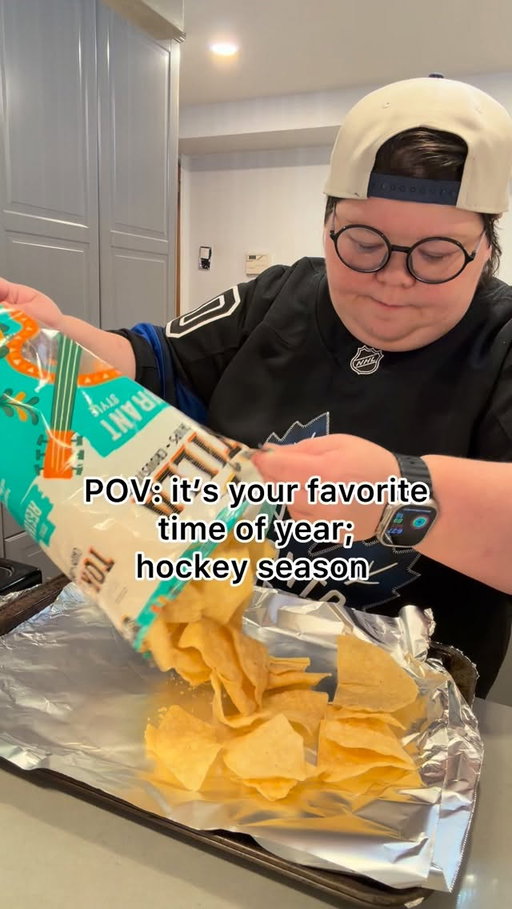 Only way to celebrate your favorite team being back is with home made nachos! Go @mapleleafs