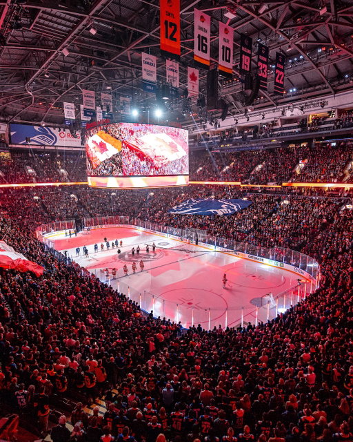 The lights. The fans. The noise.

One more sleep @Canucks fans! 🏒