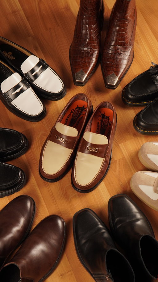 my current footwear rotation for this fall! 👞

links in my bio 🔗

1. Roma Loafers @nakedwolfe_man 
2. Adrian Loafers @drmartensofficial 
3. Western Croc Boots @phixclothing 
4. Classic Dan Loafers @sebago_world 
5. Helios Sneakers @numeris_ 
6. Belbin Shoes @josepht.ca 
7. Niall Leather Boots @windsorsmithmen 
8. Iker Leather Boots @hugo_official
