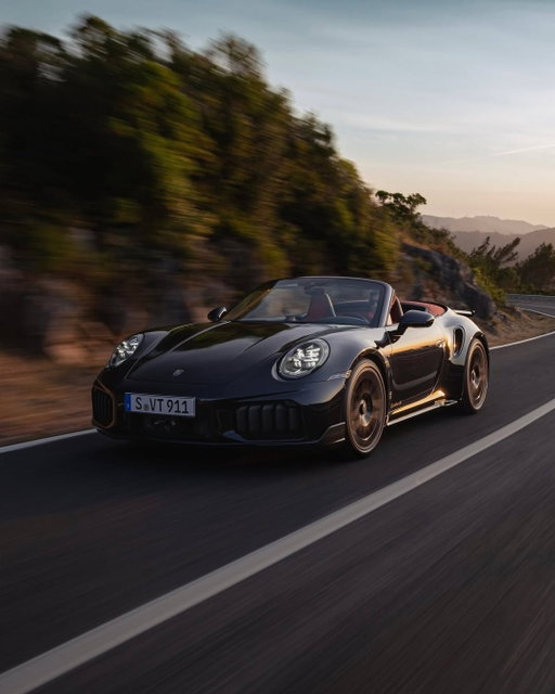 The new 911 Turbo S features an innovative twin-turbo T-Hybrid powertrain, which first debuted in 2024 in the 911 Carrera GTS. But the technology has been significantly further developed for use in the new 911 Turbo S. 

While a single electric exhaust gas turbocharger (eTurbo) is integrated into the T-Hybrid system in the GTS, two of the innovative devices are used in the new 911 Turbo S. The turbine and compressor were specially designed to meet the specific requirements of the top-of-the-range model. The two eTurbos contribute not only to a significant increase in performance but also to greatly enhanced responsiveness of the powertrain.
.
.
 #porschegoldcoast #porsche #911 #911s #porsche #911turbo #911turbos