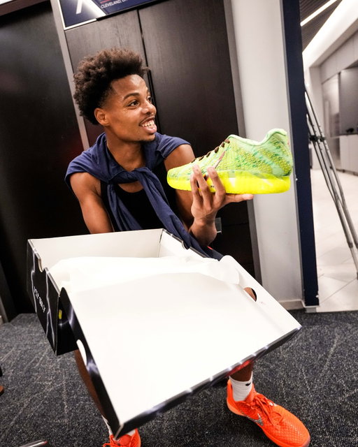Ballin’ in Boutwell shoe delivery 📦🔥