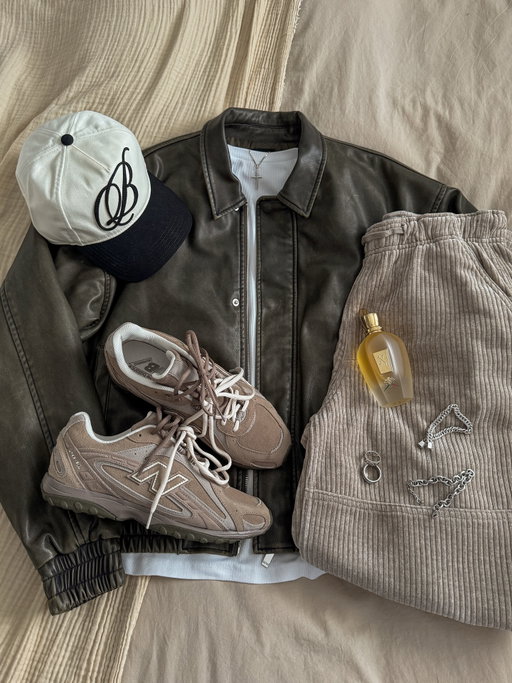 When the vibe matches the scent: Fall edition 🍂 
#shoes #sneakers #fashion #styleinspo #outfitinspo #fitspo #fashionstyle