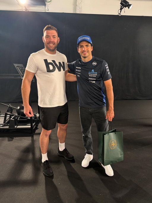 What an incredible day learning from a legend like @carlossainz55