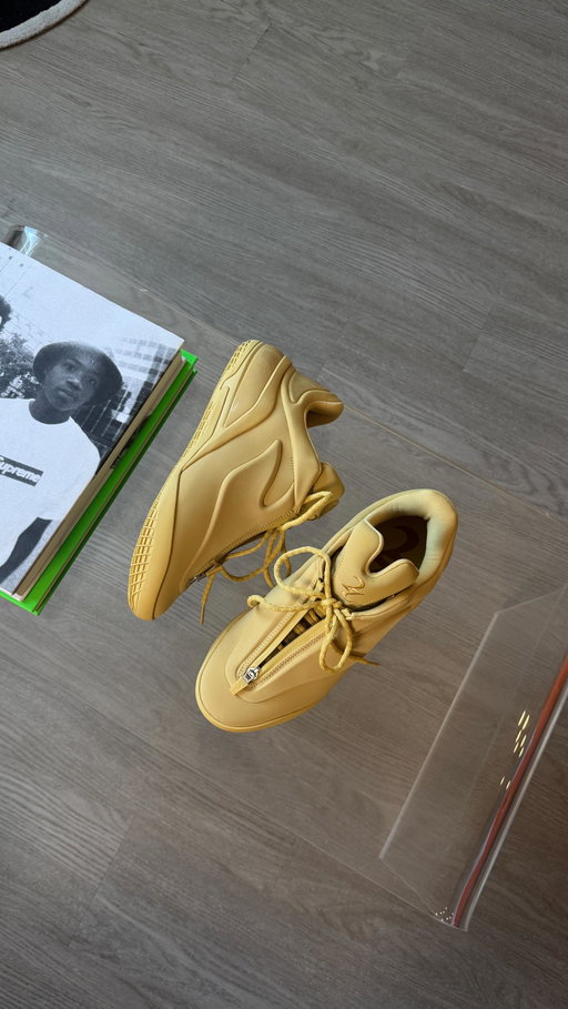 I’ve been meaning to try the SGA Converse — grabbed them off @stockx and now they’re in the weekly rotation. Which fit did we like the most? 

#stockxpartner #shai001