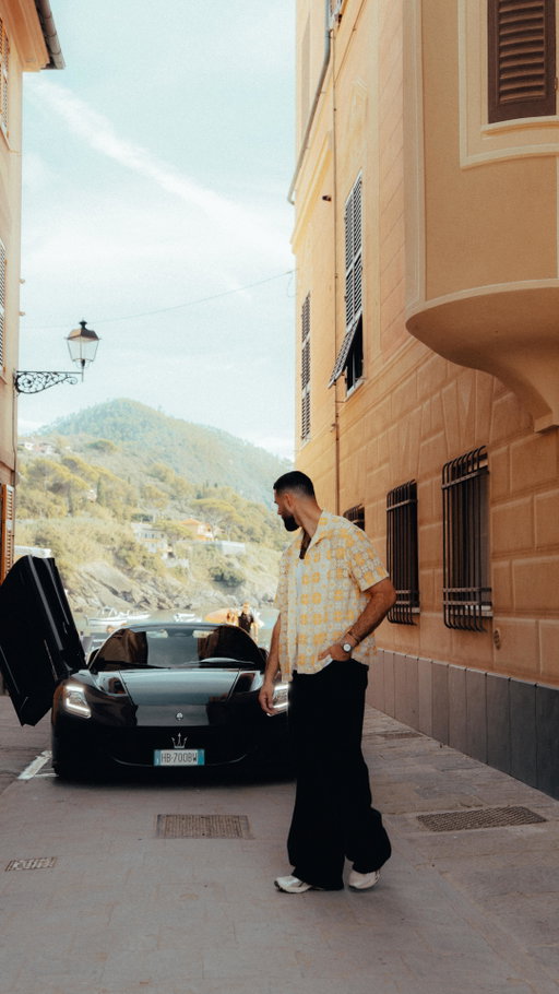 In the streets of Italy with the all-new @maserati MCPURA 🤌 

#maserati #MaseratiMCPURA #italianmade #carlifestyle