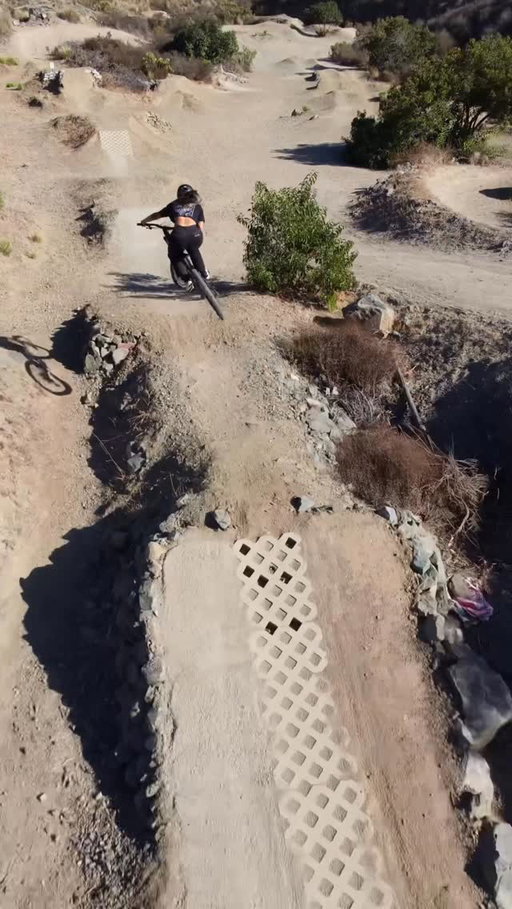 Went for a morning ride and came across this spot. Couldn’t pass up the opportunity for a lap with my new @hoverair_global! 
#HOVERAir #HOVERAirX1PROMAX #OriginalFlyingCamera #HOVERAir8KFlyingCamera #SelfFlyCamera 
Product link: https://noxl.ink/n4qGbc