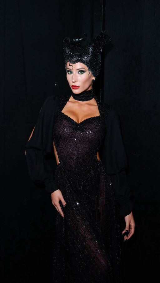 becoming a disney villain on dwts 🖤 new ep out tonight