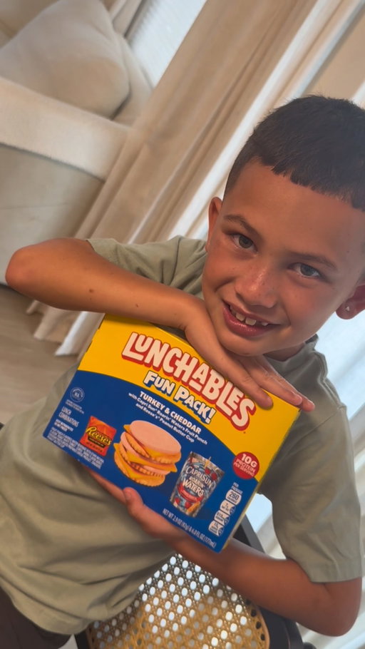 #LunchablesPartner Lunchables will always be one of our household must haves that I know my kids will always love 😋 @lunchables #boymom #momsoftiktok #momof2 #momlife