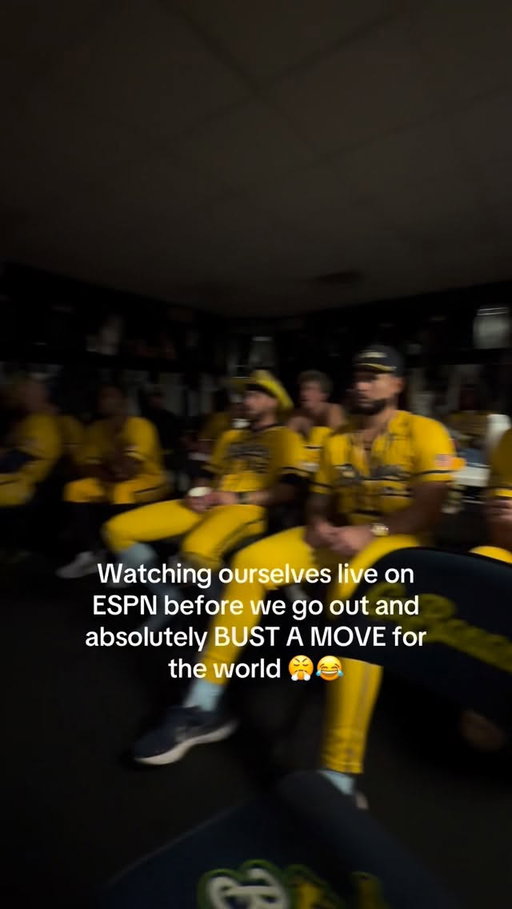 Tune in NOW for the selection show & a lil dancey dance 👀 
.
.
.
.
.
.
.
.
.
.
#daltonmauldin #baseball #bananaball #espn #livetelevision #savannahbananas #baseballplayers #teammates