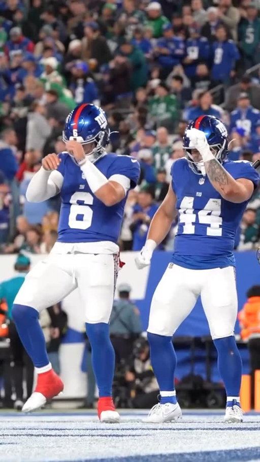 @jaxsondart & @sk4ttp4ck started trippin’ out 😂🔥

PHIvsNYG on Prime Video
Also streaming on #NFLPlus