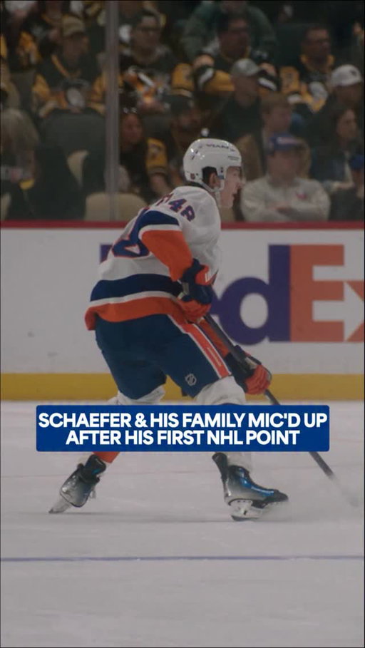 What a night for @matthew.schaefer48 and his family! 🎤 #NHLFaceOff