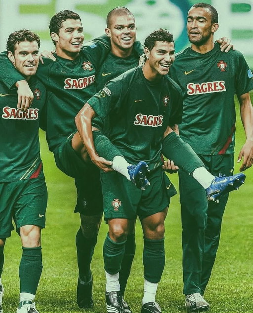 Back in the day, but it’s iconic .. 📸🎞️

.
.
.
.
.
_________

#football #footballmemories #retrofootball #classicfootball #footballplayer #footballseason #footballgame #footballfever #calcio #calciostorico #footballboots #futebol #futbol #fútbol #futboleros #footballlegends #futebolarte #craque