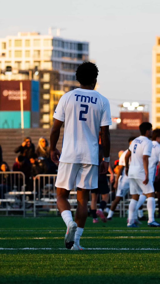 Luc Ihama continuing where he left off in the League 1 Ontario season by running the show on the wing, making him a great asset in defense and attack for TMU ⚡️

Footage from OUA East Season Game | TMU vs Ontario Tech