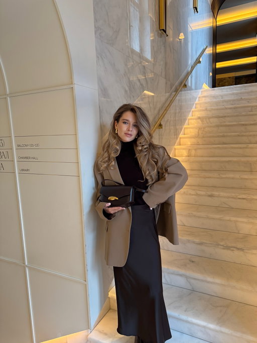 À night at the Cinema

Elegant neutral look featuring a brown skirt and matching brown turtleneck, styled with burgundy-brown wide-heel boots and a coordinated handbag with gold details. Layered with an oversized beige blazer for that effortless chic, cozy aesthetic.

Perfect for fall street style, coffee dates, and city strolls🤎

#parisianstyle #lestyleàlafrançaise #ootdshare #styleinspo #falloutfitideas #hairgoals #oldmoneystyle
