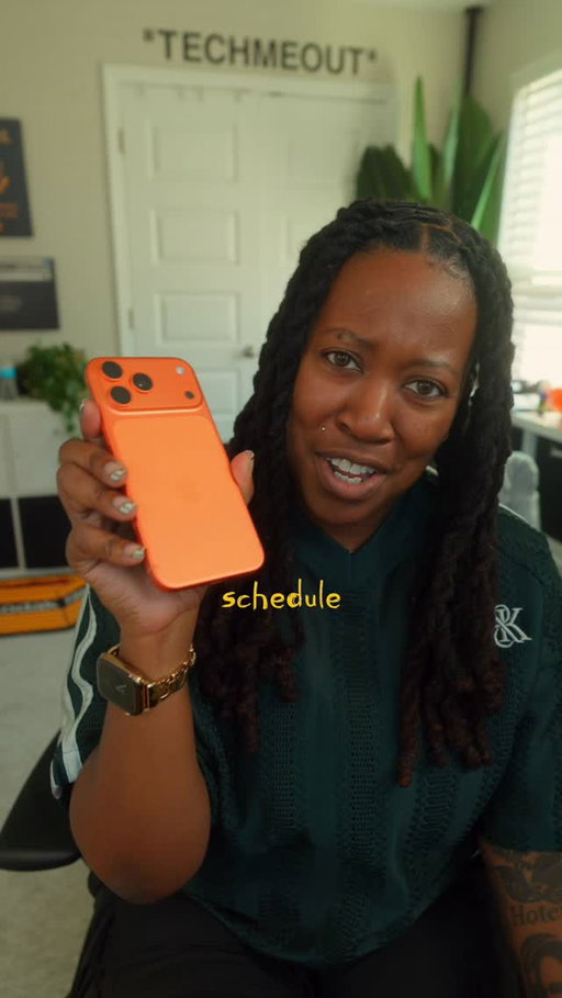 Things you can do with iOS 26 Part 4. Which iPhone are you using right now? 
.
.
.
.
.
#iphone #tech #technology #womenintech #apple #tips #iphonetips
