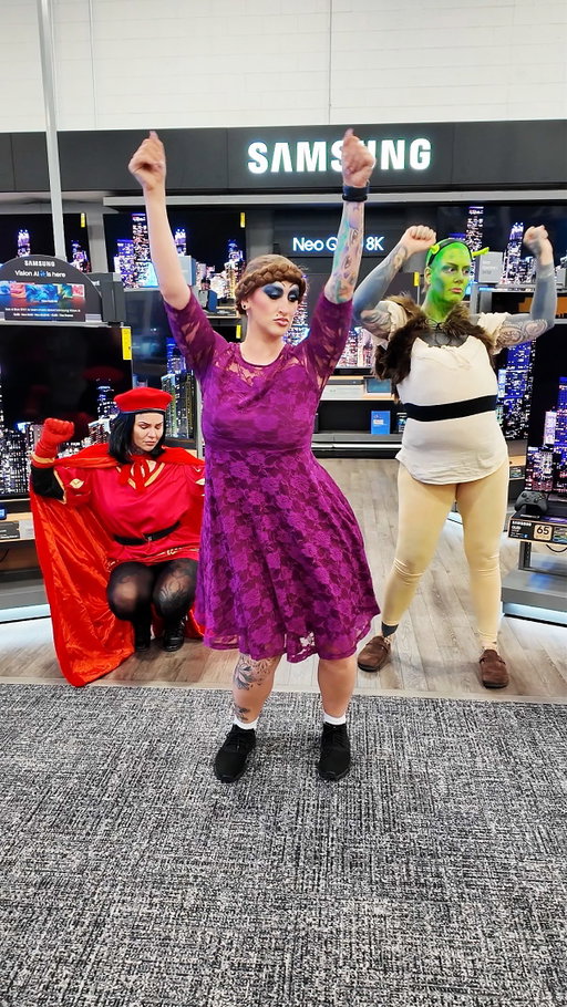 Boys night out 🤣 @patootiepeaches @sarah_elizabeth_tattoos #shrek