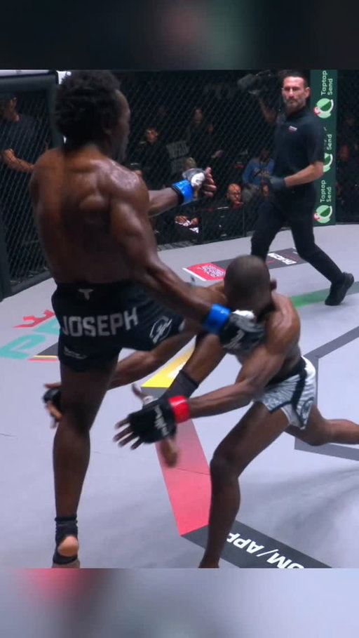VICIOUS is the only way to describe this jumping knee 🤯😲

@dwight_joseph1 returns on October 18th against Wasi Adeshina as the @pflafrica Tournament continues LIVE from Rwanda 

#PFLRwanda | Saturday, October 18 | BK Arena, Kigali | 🇺🇸 Streaming LIVE on The PFL App