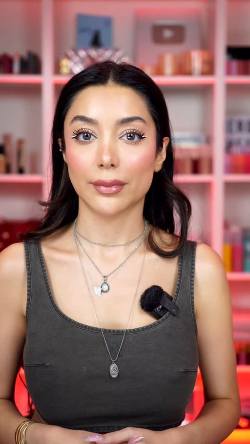 گیرِ شوهر نباش حضرت عباسیییی. 

Products used: 

Moisturizer by @farmacybeauty 

Foundation, brows and white eyeshadow by @anastasiabeverlyhills 

Contour by @rarebeauty 

Liquid blush by @beautycreations.cosmetics 

Concealer by @purcosmetics 

Setting Spray, contour and highlighter and lipstick by @charlottetilbury 

Black eyeliner by @kvdbeauty 

Mascara by @toofaced 

Lip liner by @bareminerals 

Eyeshadow glitter by @patricktabeauty 

Eyeshadow by @hudabeauty 

Lipgloss by @buxomcosmetics 

Setting powder by @lauramercier