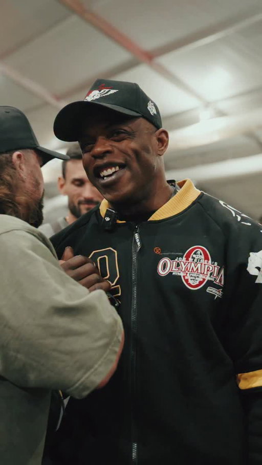 Lots of smiles and laughs. The love is always genuine on this end, yall don’t ever have to worry about that part…🫶🏾
🍀⚖️🔥🔥🔥
🎥 @shotby.hayden 

#MrOlympia2025 ⭕️
