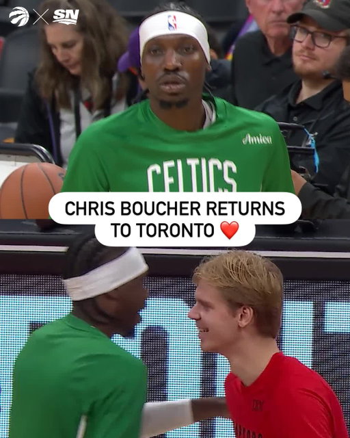 Chris Boucher reunites with Raptors staff, teammates and fans in his first visit to Toronto since joining the Celtics 🥹