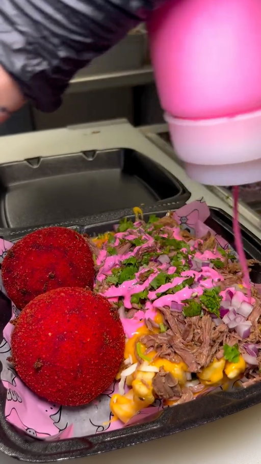 This spot is NEXT LEVEL! These Hot Cheeto Birria Balls from Jay’s Cocina in Phoenix are WILD! 🌶️🤯 The flavor, the crunch, the birria — unreal. Definitely worth the hype! 

You can order on Grubhub, Uber Eats, or DoorDash, or hit the link below  to order for pickup! Trust me, you NEED to try this spot!
(720 W Highland Ave Phoenix, AZ)

https://highlandfoodhub.com/s/jays-cocina/720-w-highland-ave-phoenix/f0c5666a-6a42-4072-87fa-544df496fa04 #arizonaeats #arizona #foodie #azfoodscene #birrialovers #mexicanfood #viraleats #scottsdaleaz #phoenix #reels #foodtok #jayscocina #hotcheetos