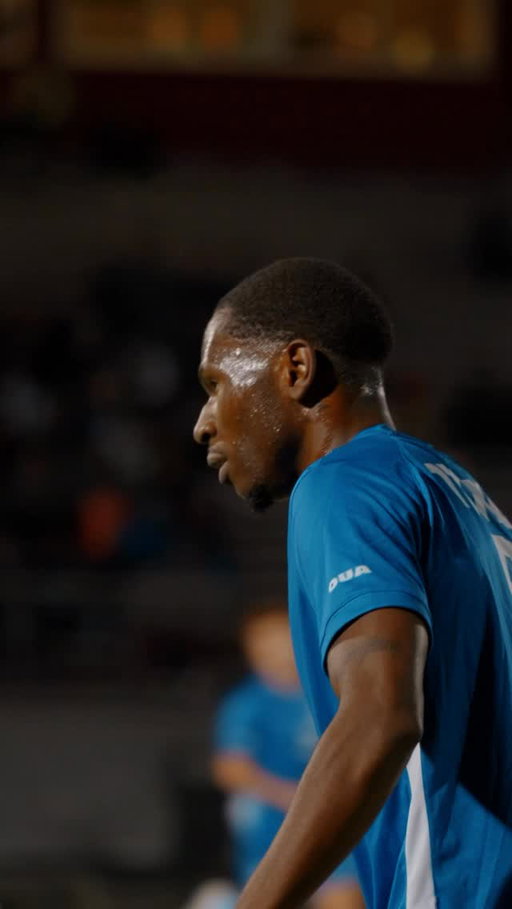 Get in!

Right place, right time for Cyrus Rollocks.

#BeBold | @tmubold 
🎥 @creatrjxn