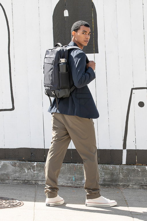 Long days at work call for a bag that doesn’t clock out early. The Authority keeps your tech safe, your gear organized and your style sharp.