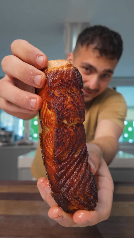 You’re cooking salmon wrong…

#food #foodie #chef #cooking #salmon #foodhacks #recipe #stainlesssteelpan #yum #foodtrends