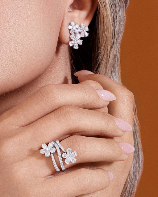 Balanced, timeless, inseparable. A harmony found only in pairs.

Explore our curated collection of exclusive pieces at Royal de Versailles.

#RoyaldeVersailles #RdV #LuxuryJewellery #FineJewellery #Diamonds #DiamondEarrings #DiamondRing #FallStyle #Yorkville