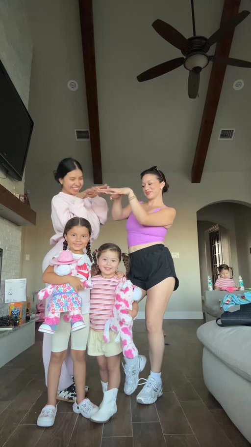 The girls acting like they didn’t just destroy the whole house😂 anyways look who came to visit usss 🥰