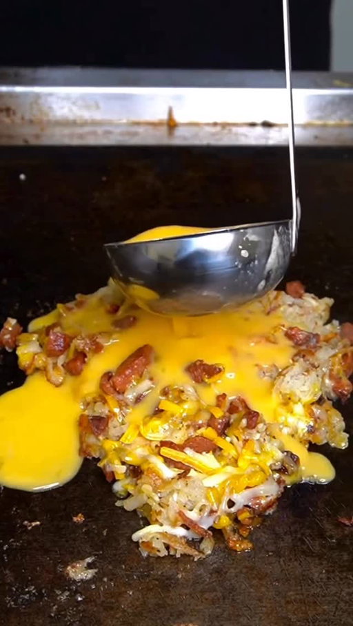 @whatscrakin.la Introducing the Tomato Sunrise Burrito 🌶️🍳

Eggs, hashbrowns, sausage, cheese, schallots, homemade tomato sauce, topped off with freshly chopped jalapeno and red basil  all wrapped up and ready to wake your taste buds up right.

Start your morning with heat, flavor, and a whole lotta bite.

📍: 6300 Foothill Blvd., Tujunga, CA  91042