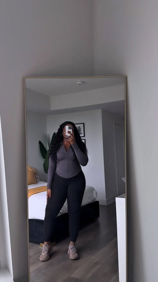 Been on my 10k steps grind lately and I’ve actually been so consistent 👏🏽 These are some of the outfits I wore! My IG story saw it first, so if you’re not following me there… you’re kinda missing out 👀💗