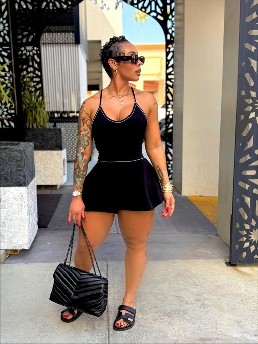 𝑺𝒕𝒊𝒍𝒍 𝒂𝒓𝒐𝒖𝒏𝒅 𝒋𝒖𝒔𝒕 𝒐𝒖𝒕 𝒕𝒉𝒆 𝒘𝒂𝒚😎 

✨ Ladies! If you’ve been wanting to start your fitness journey or just need some fresh workout ideas this is your sign! 💪🏽
Join my monthly subscription and get access to my private workout library, created exclusively for my ladies. Let’s grow stronger, more confident, and consistent together. 

𝑿𝒐 𝑮𝒖𝒂𝒎🤞🏽❣️

🗣️𝙶𝙴𝚃 𝙰 𝟹 𝙳𝙰𝚈 “𝙵𝚁𝙴𝙴” 𝚃𝚁𝙸𝙰𝙻 𝚃𝙾 𝙼𝚈 𝙰𝙻𝙻 𝙰𝙲𝙲𝙴𝚂𝚂 𝙾𝙽𝙻𝙸𝙽𝙴 𝙲𝙷𝙰𝙻𝙻𝙴𝙽𝙶𝙴𝚂/𝙿𝚁𝙾𝙶𝚁𝙰𝙼𝚂 (𝙷𝙾𝙼𝙴 & 𝙶𝚈𝙼 𝚆𝙾𝚁𝙺𝙾𝚄𝚃𝚂 𝙰𝚅𝙰𝙸𝙻𝙰𝙱𝙻𝙴 𝙵𝙾𝚁 𝙰𝙻𝙻 𝙿𝚁𝙾𝙶𝚁𝙰𝙼𝚂) ✨𝑪𝑳𝑰𝑪𝑲 𝑳𝑰𝑵𝑲 𝑰𝑵 𝑩𝑰𝑶 𝑻𝑶 𝑱𝑶𝑰𝑵 ✨