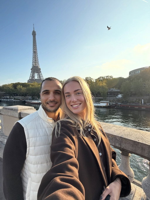 this man ❤️
verrast met een weekendje Parijs en offfffff we aan het genieten zijn 🥹❤️