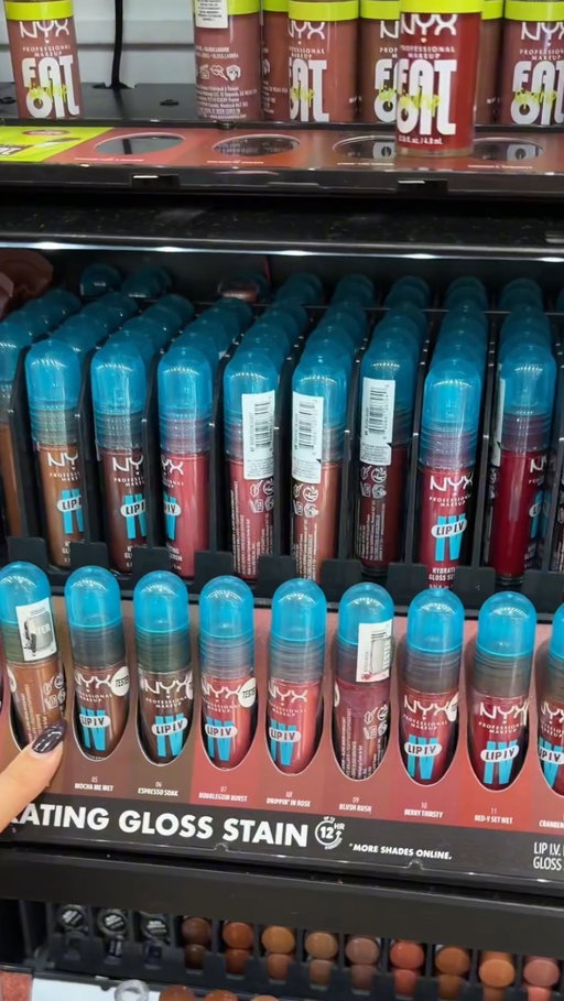If there’s one brand crushing it in the drugstore, it’s @nyxcosmetics 👏 they’ve had so many new launches since we started creating content three years ago, and not only that, but the launches are bringing innovation to an accessible price point for my beauty queens on a budget! It’s really impressive and I have to applaud them for that. Who wants more drugstore makeup content?

#thelipsticklesbians #makeupreview #drugstoremakeup
