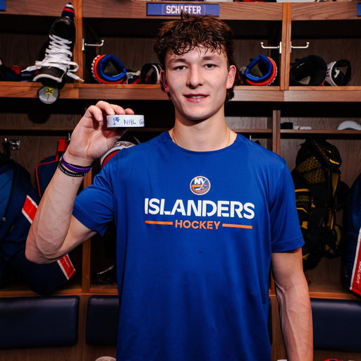 This photo is going on the mantle 🖼️ #NHLFaceOff
