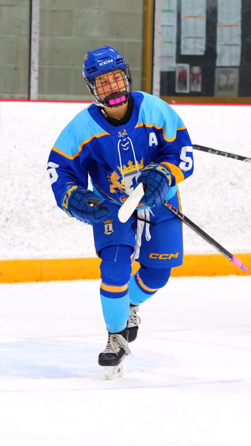 Annabelle Lovell With A Great Goal At The Durham West North American Showcase😤🏒
.
.
.
.
.
.
.
#hockey #hockeylife #hockeyplayer #hockeygame #hockeyplayers #hockeytime #hockeygram #hockeyislife #hockeytraining